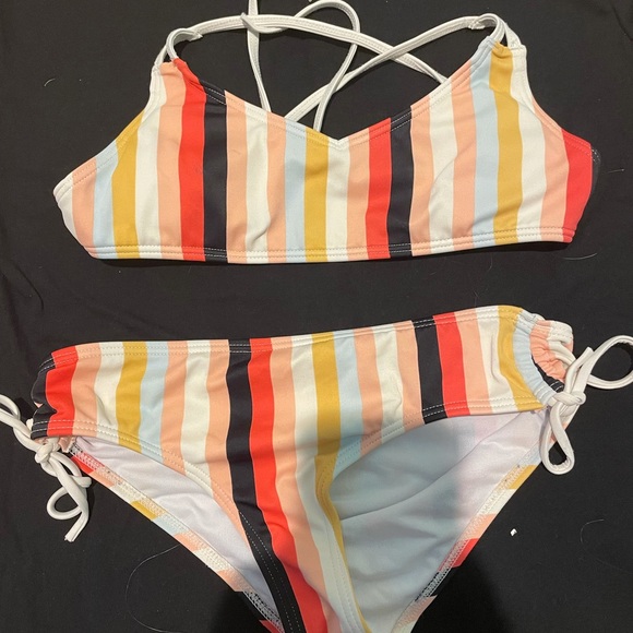 Billabong bikini! Kids sizing - Picture 1 of 1